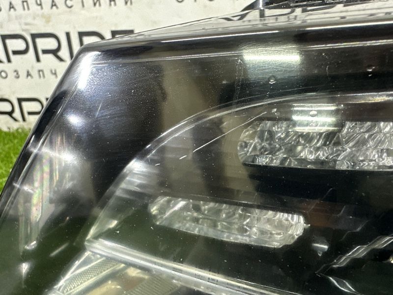 Фара левая AUDI Q5 8R 3.2 CALB 2010