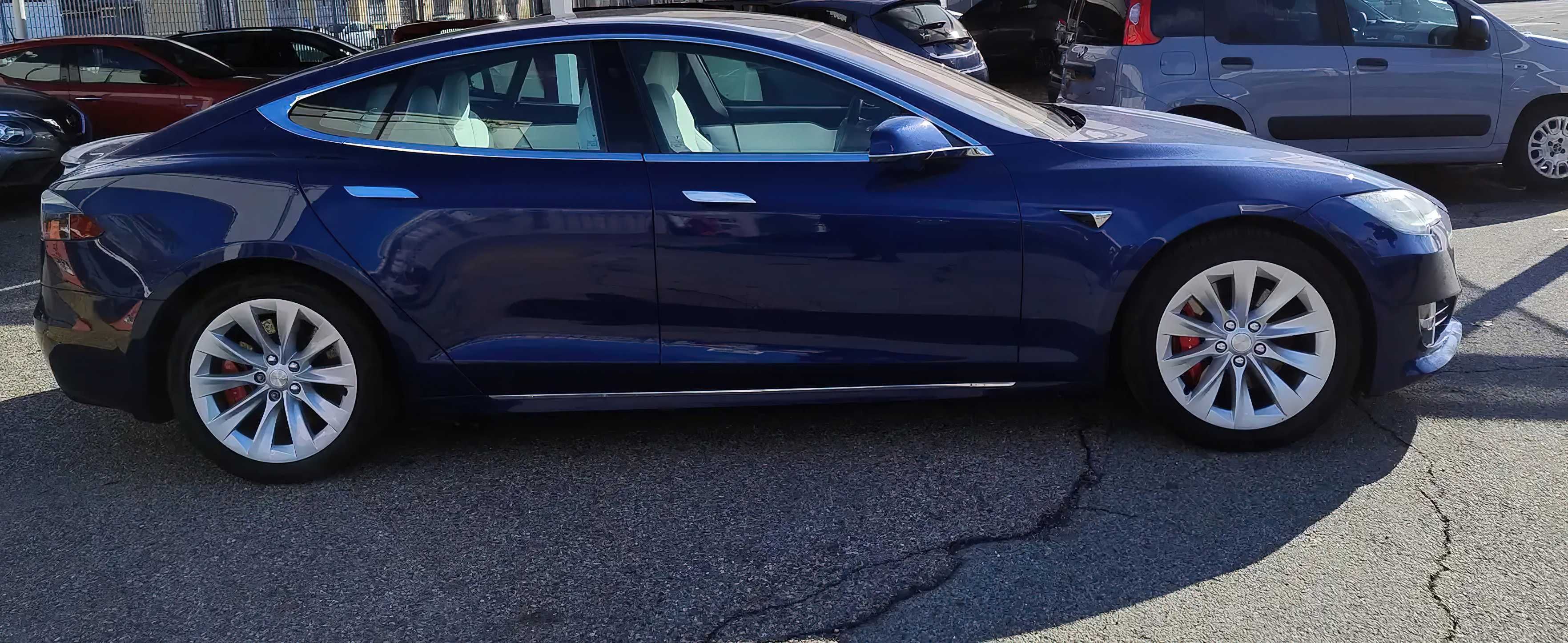 Tesla S 2020 Blue