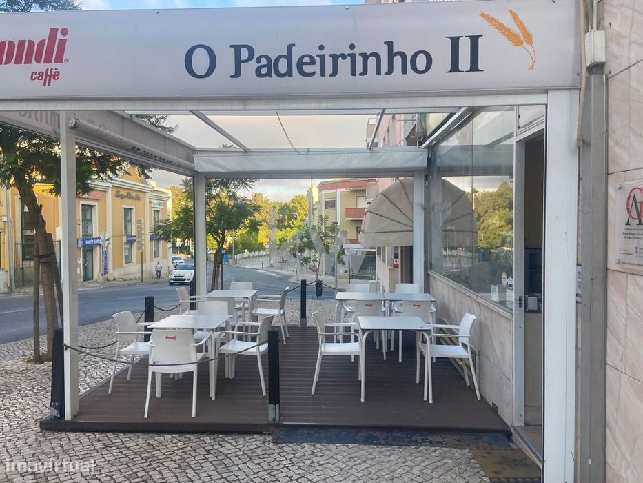 Trespasse de café no centro de Loures