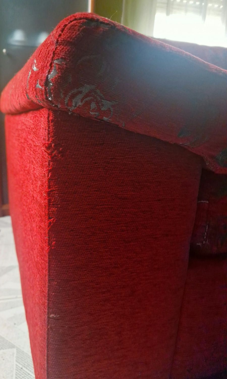 Sofa tecido  vermelho e cinzento