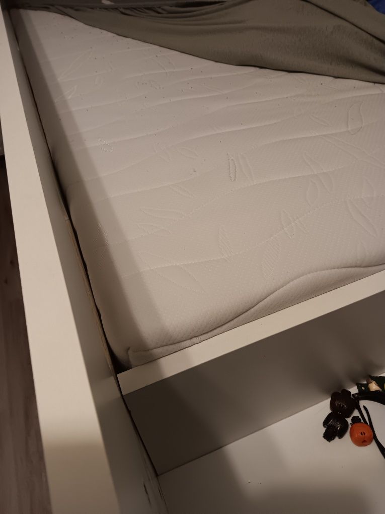 Łóżko wysokie wymiary 210x90