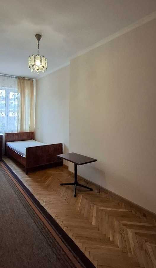 Оренда 2к квартири в центрі міста, площа Я. Осмомисла