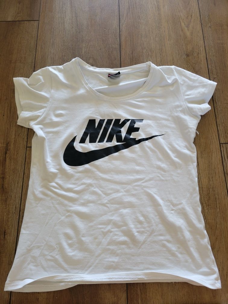 Bluzka nike biała