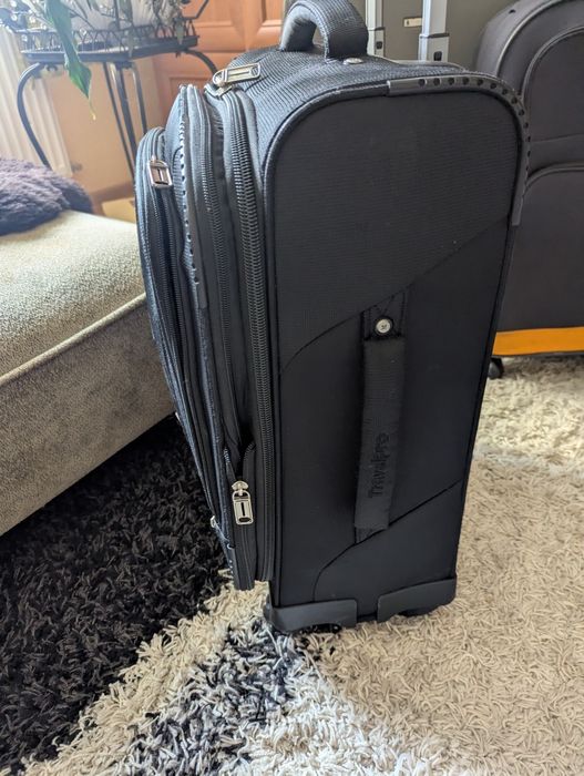 Дорожні валізи/чемодани