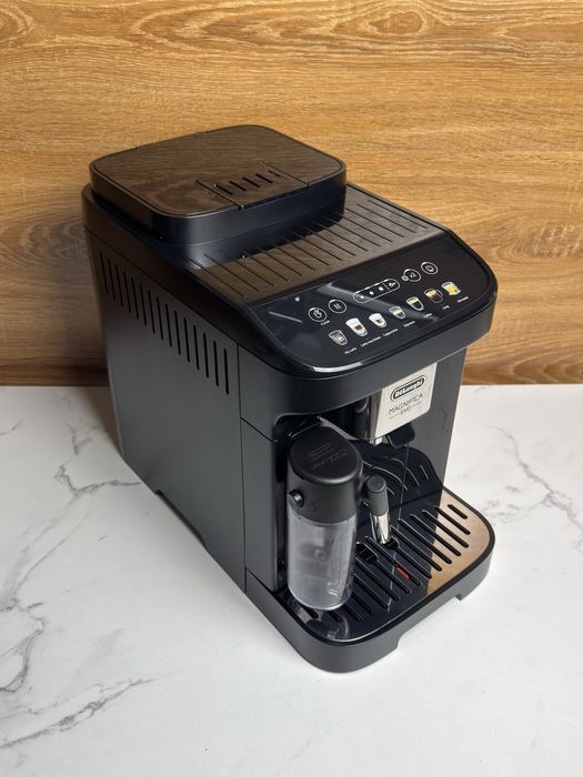 Кавомашина Delonghi Magnifica Evo 23 рік з Гарантією !