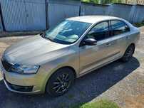 Skoda RAPID Stan bardzo dobry, krajowy, garażowany, 2 komplety kół