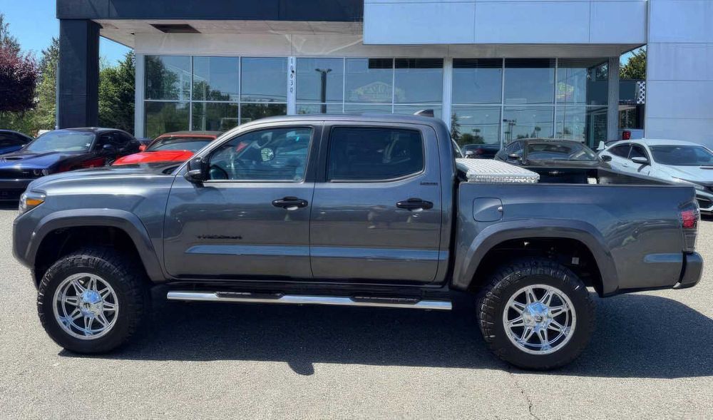 Toyota Tacoma Limited      2022