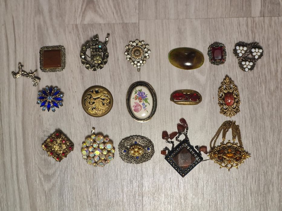 Брошки времён СССР