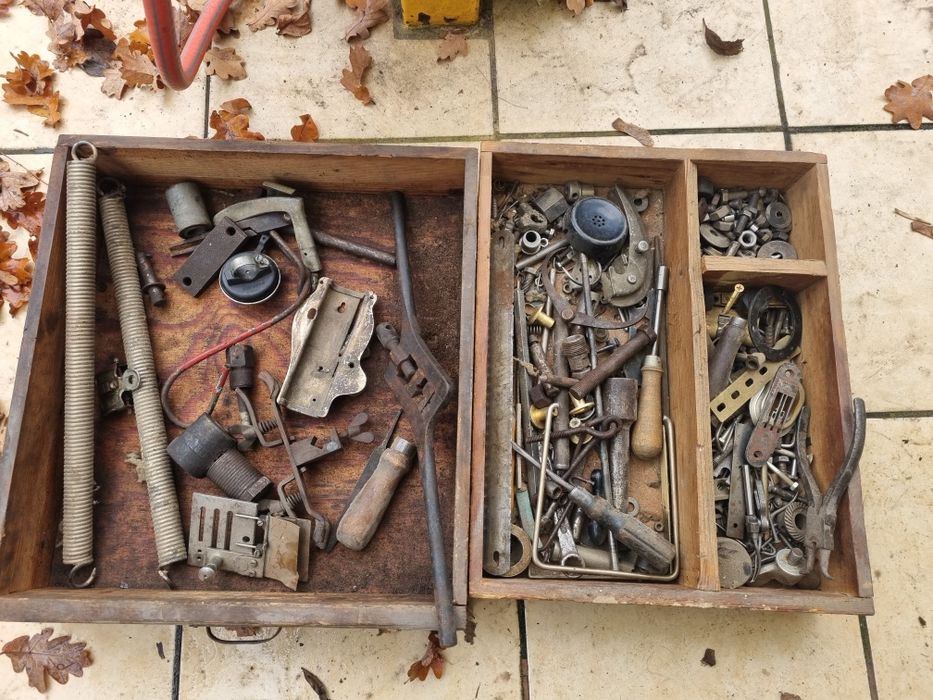 Stare narzędzia, śruby