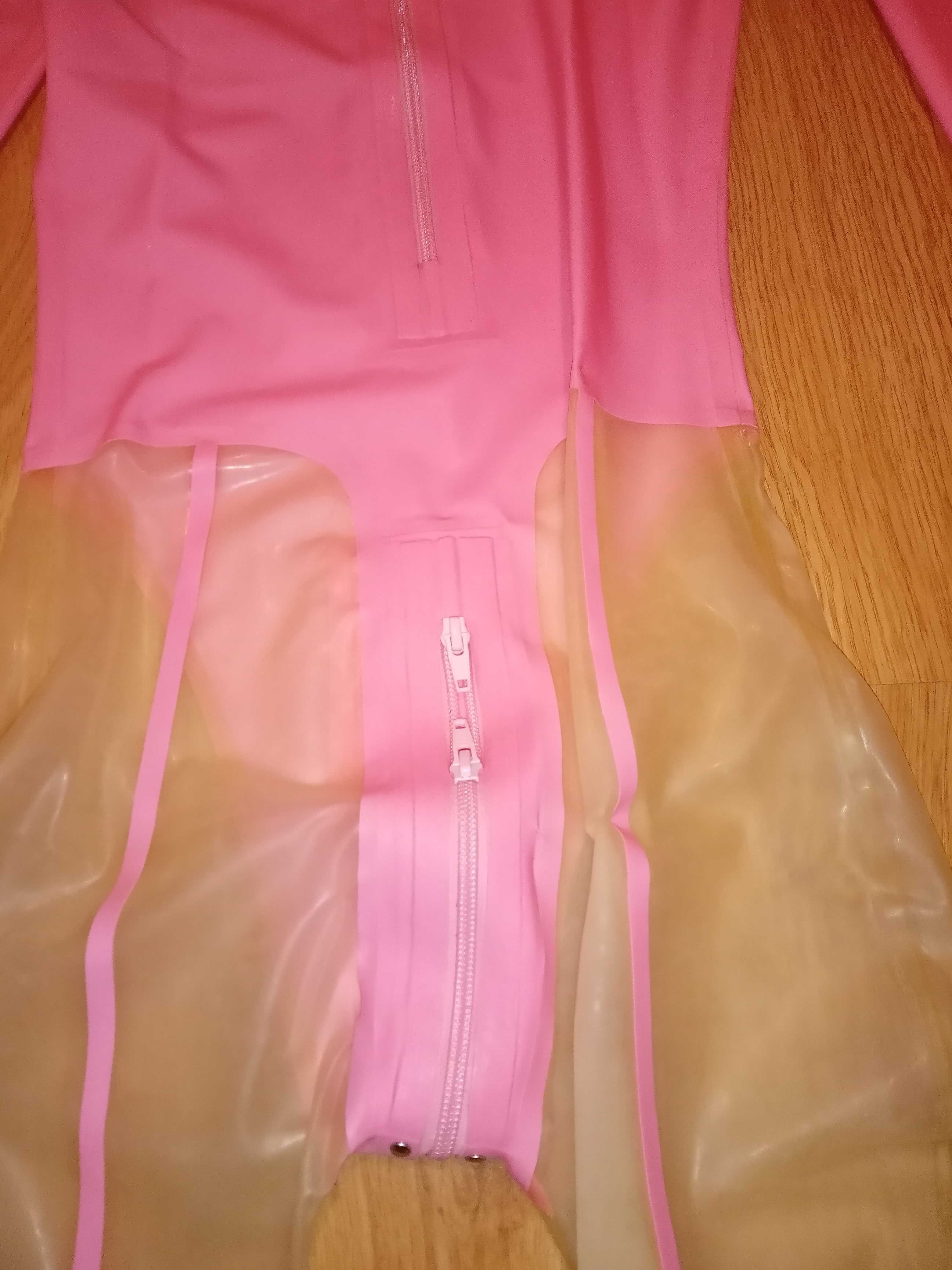 976/ Cukierkowy różowy catsuit kombinezon S latex lateks 0,4mm