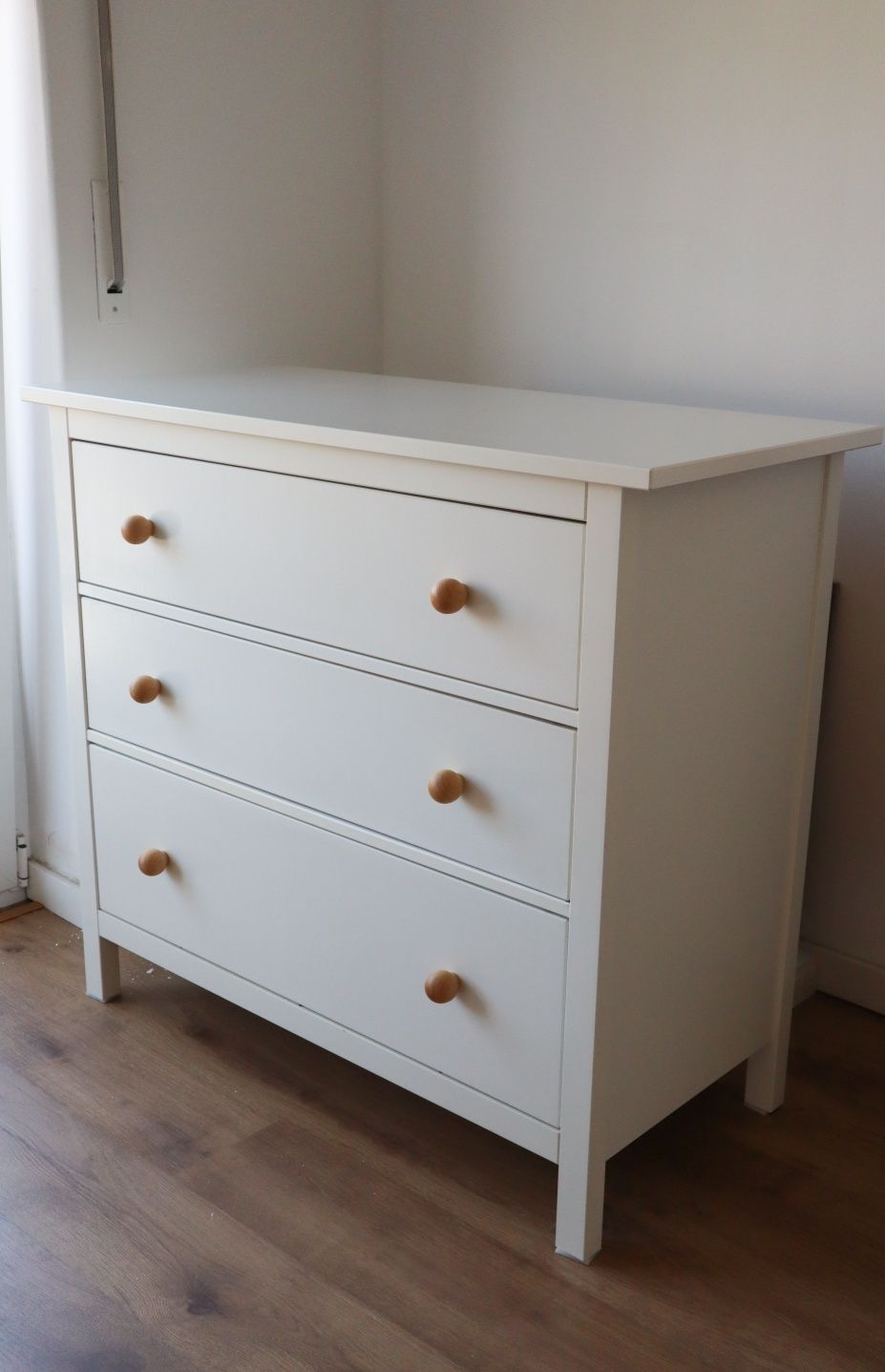 Cómoda HEMNES Ikea