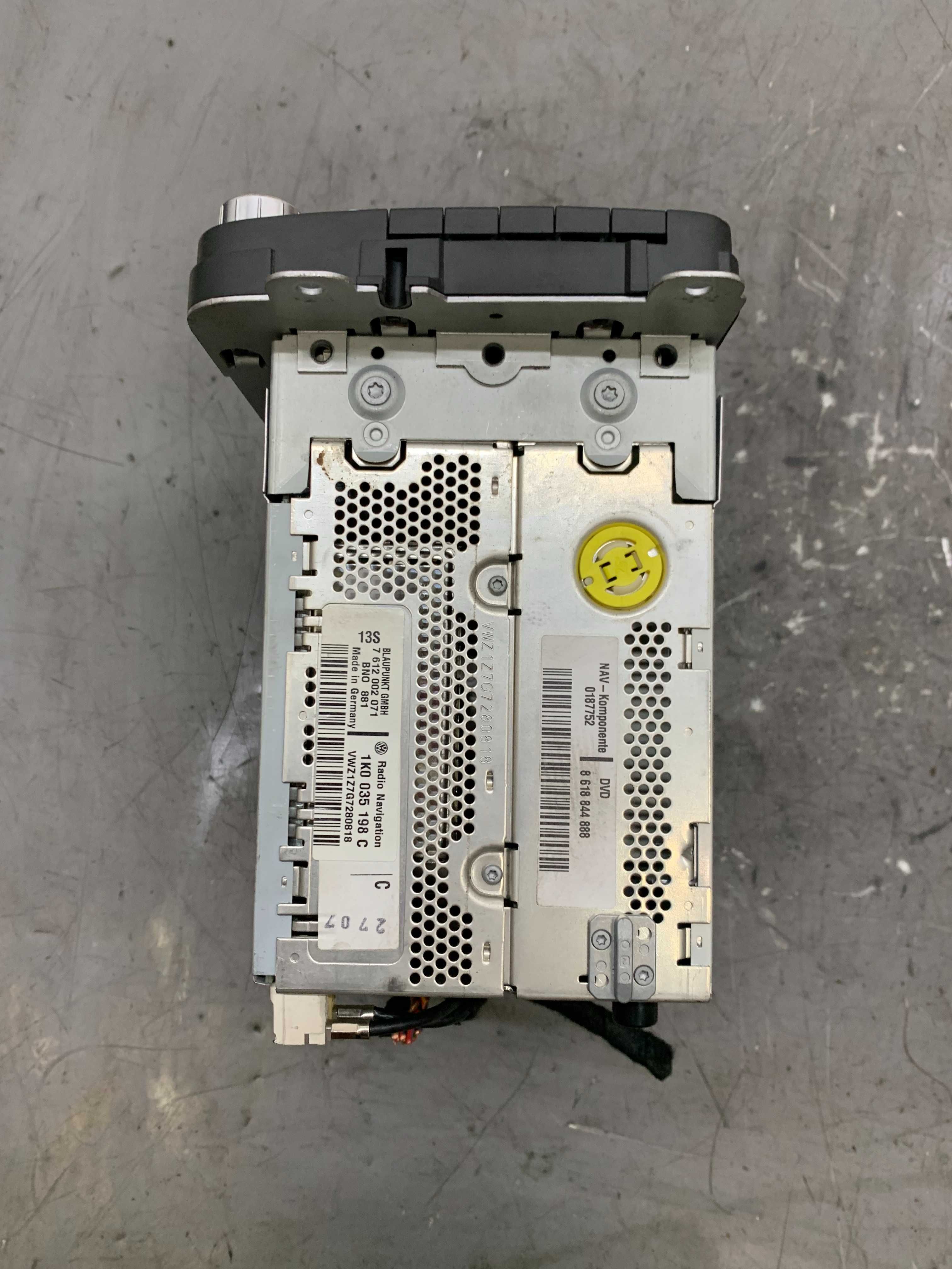 VW Passat B6 05-10 Radio Nawigacja