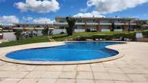 Moradia Duplex T2  equipada e mobilada com varandas, terraço e piscina