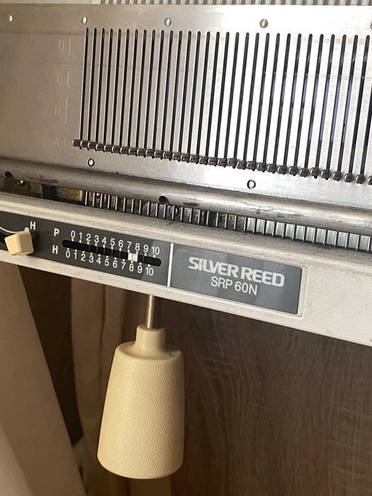 Вязальная машина двухфонтурная Silver Reed SRP 60N