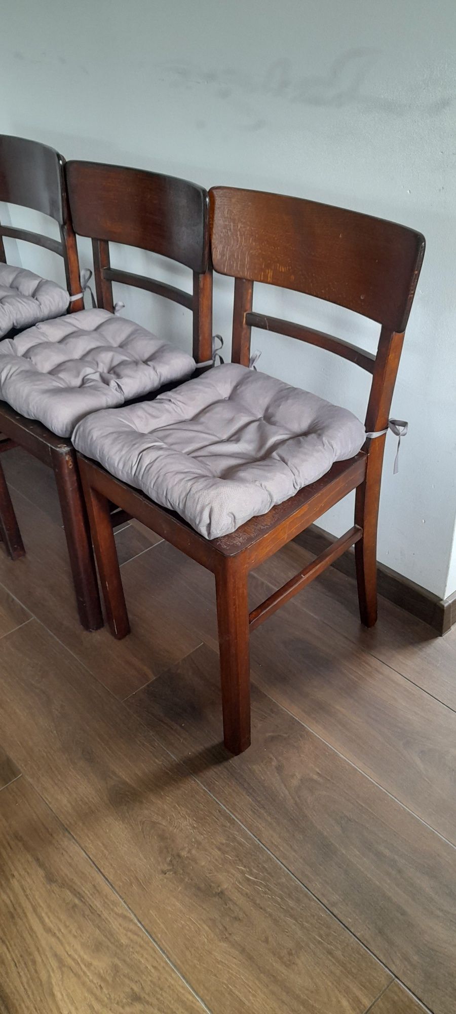 Krzesła z poduszkami 3 szt