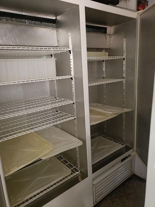 Szafa chłodnicza 2-drzwiowa. 
Możliwośc odbioru dopiero po świ