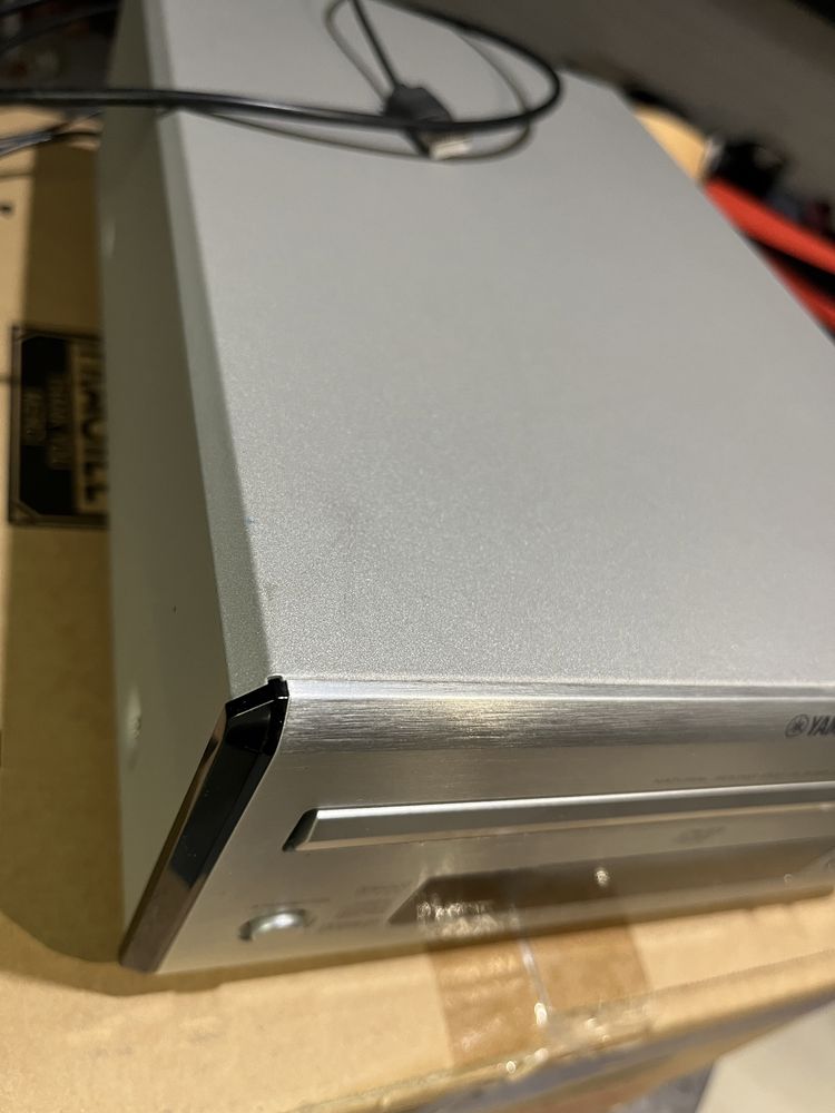 Yamaha DVD e810 - odtwarzacz sprawny w zestawie wraz z akcesoriami