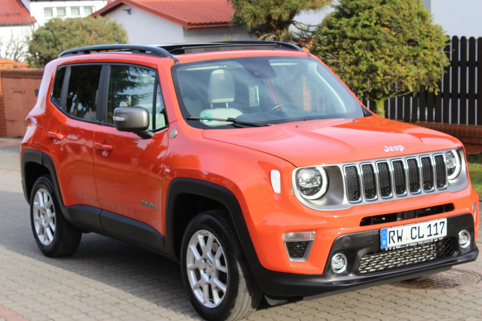 Jeep Renegade Panorama FULL-FED Radar Kamera Navi Skóry Tempomat 4x4