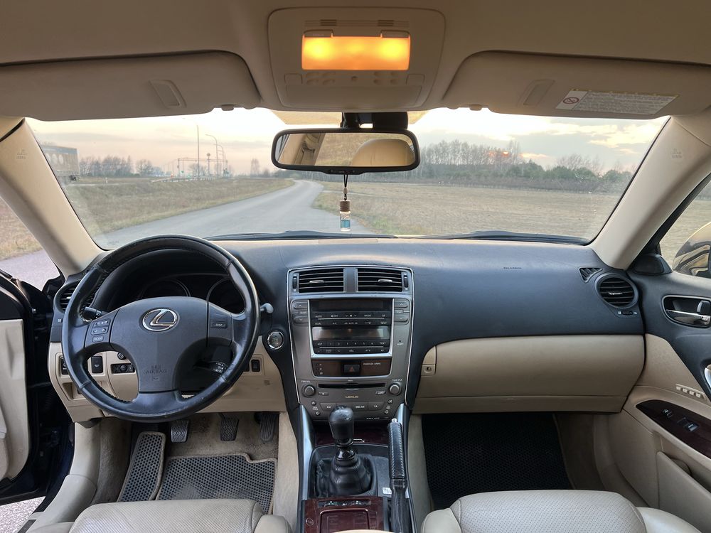LEXUS IS250 / manual / gwint