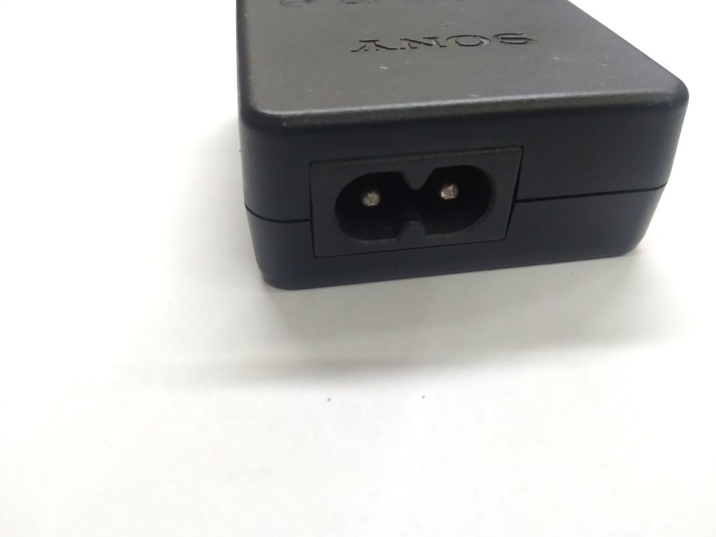Зарядное устройство AC-UB 10D для Sony