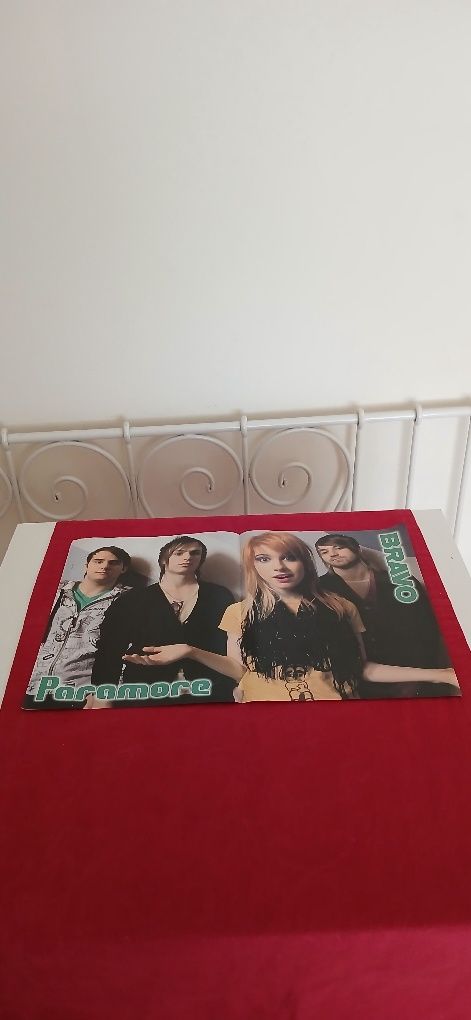 Poster Paramore, novo