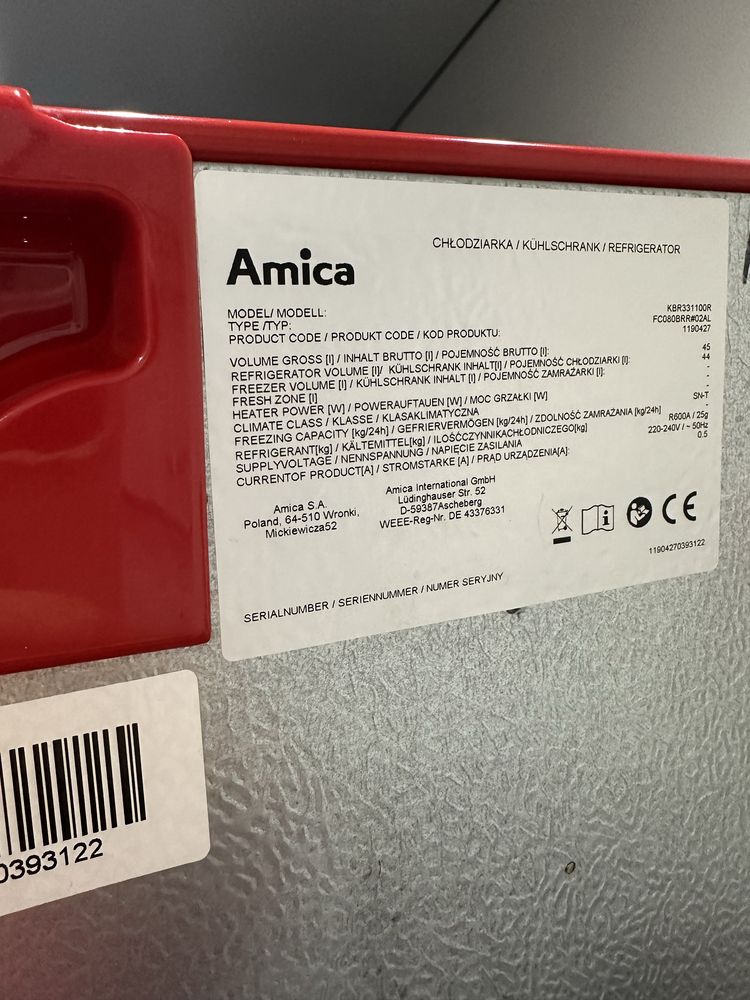 Маленький холодильник Amica/Comfee