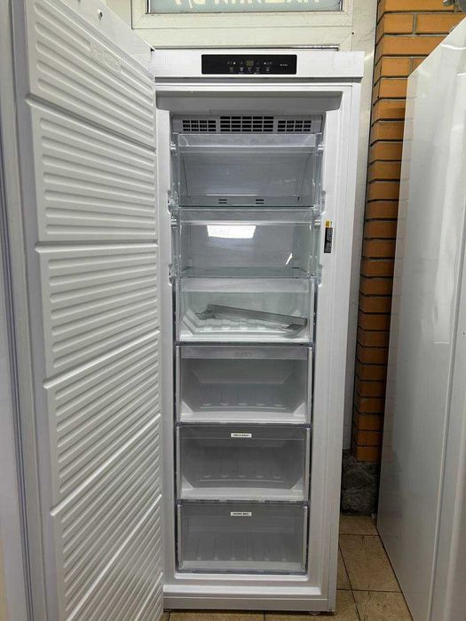 Морозильна камера 
  Bauknecht GKN 17G4 WS2 з Німечинни Б\В