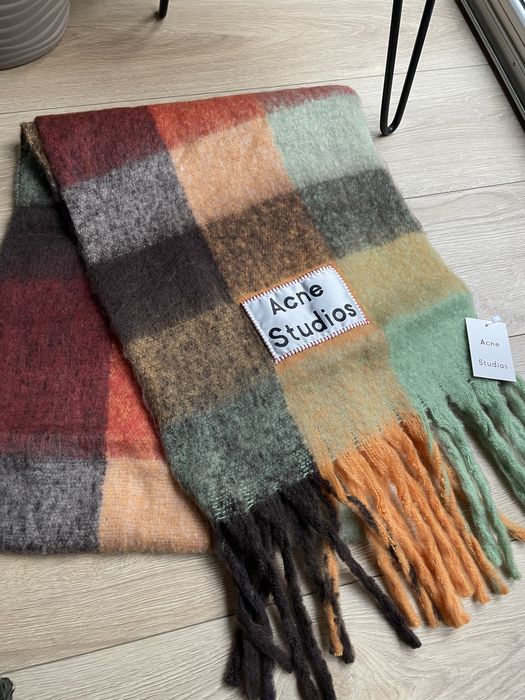 Nowy komplet Acne Studios czapka i szal okazja !!