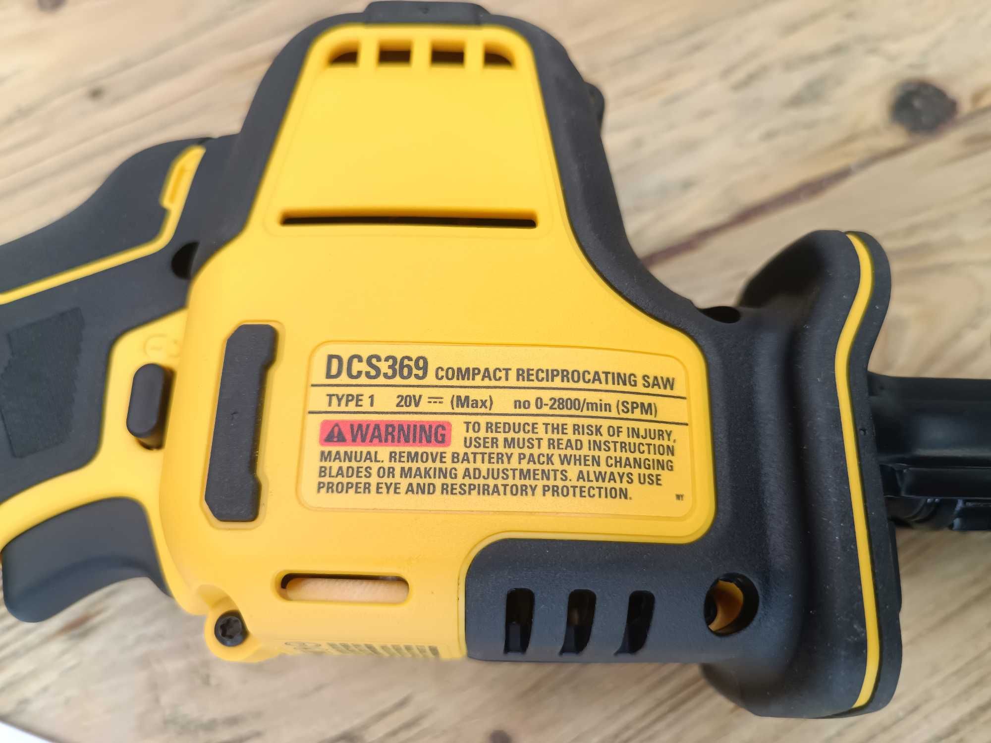 Акумуляторна бесщіточна сабельна пила DeWalt DCS369 20v Оригінал з США