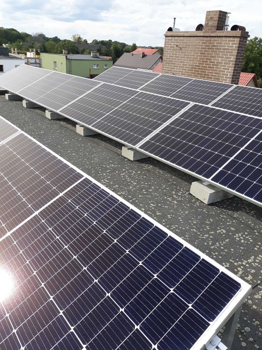 Instalacja fotowoltaiczna na dachu płaskim 10 kWp z montażem