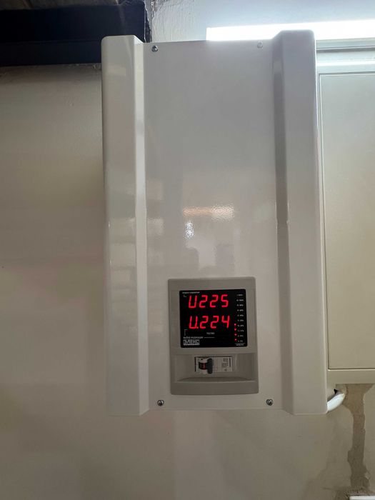 Сучасний котедж з ремонтом у районі Щасливого!