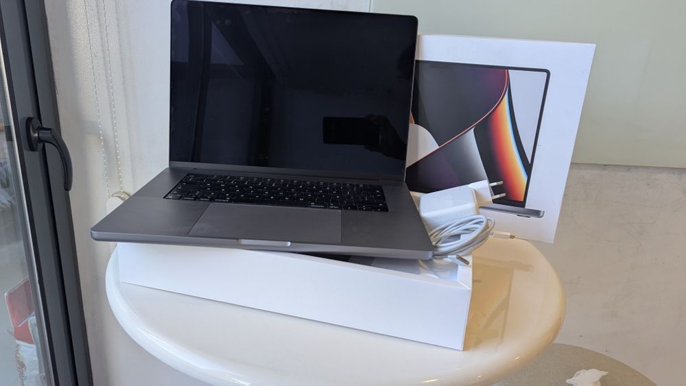 MacBook Pro M1 16