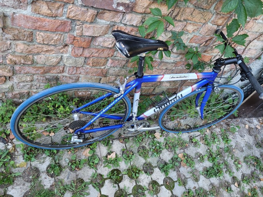 Шосейний велосипед, гібрид Chiossi
