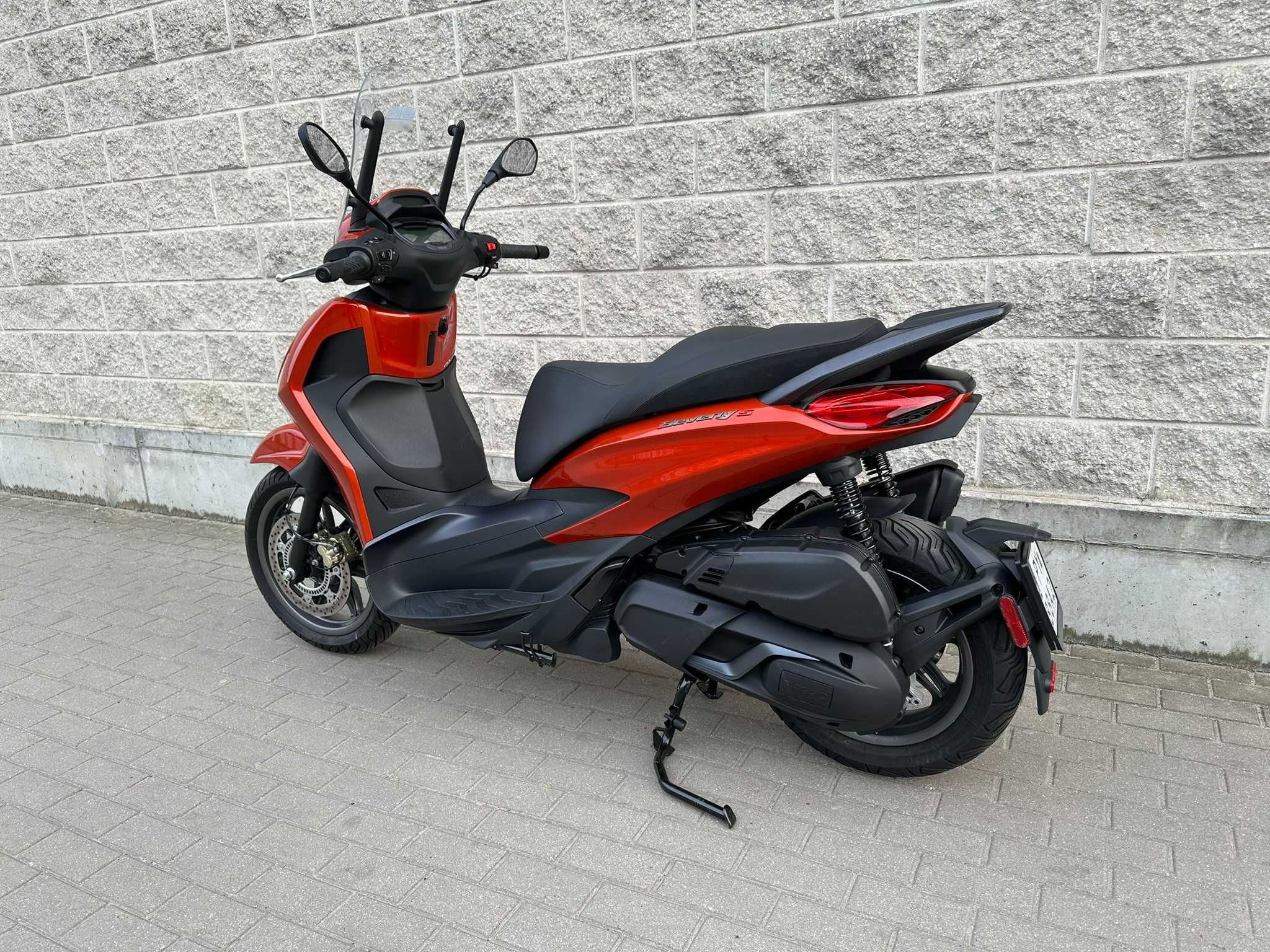 Piaggio Beverly 400 HPE S najnowszy model super stan