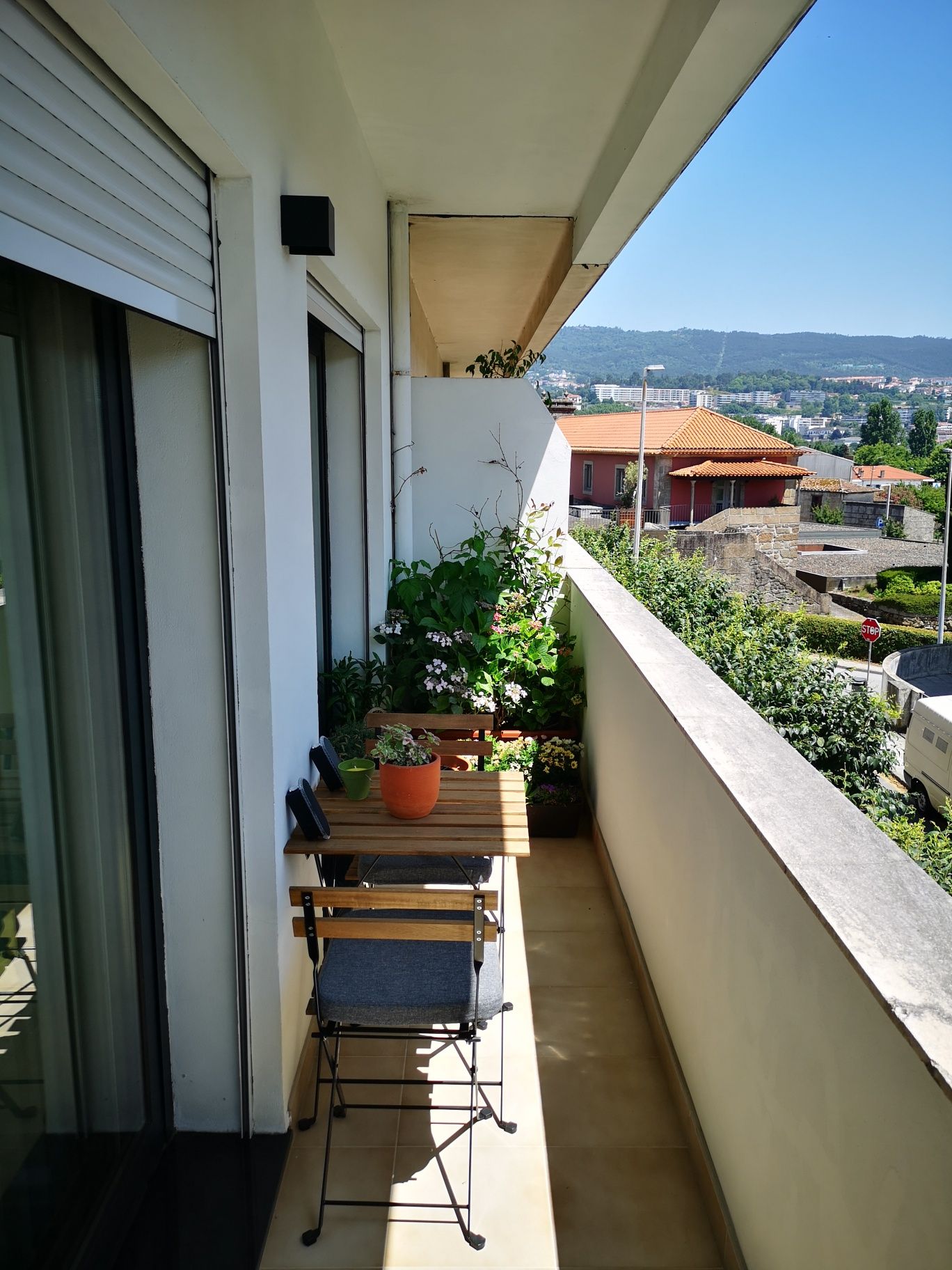 Vendo apartamento T3 em Creixomil, como novo, completamente restaurado