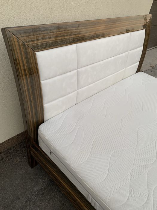 Łóżko z materacem 160 x 200 cm