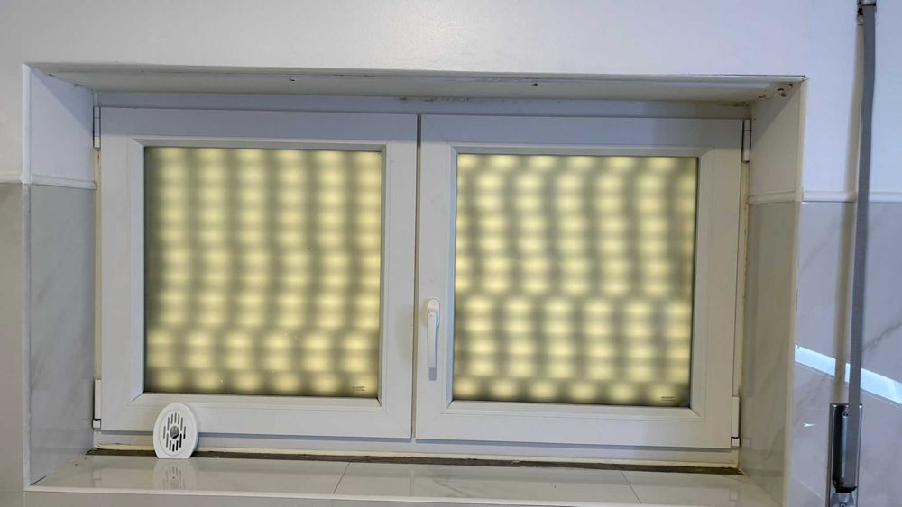 Caixilharias e estores como NOVOS