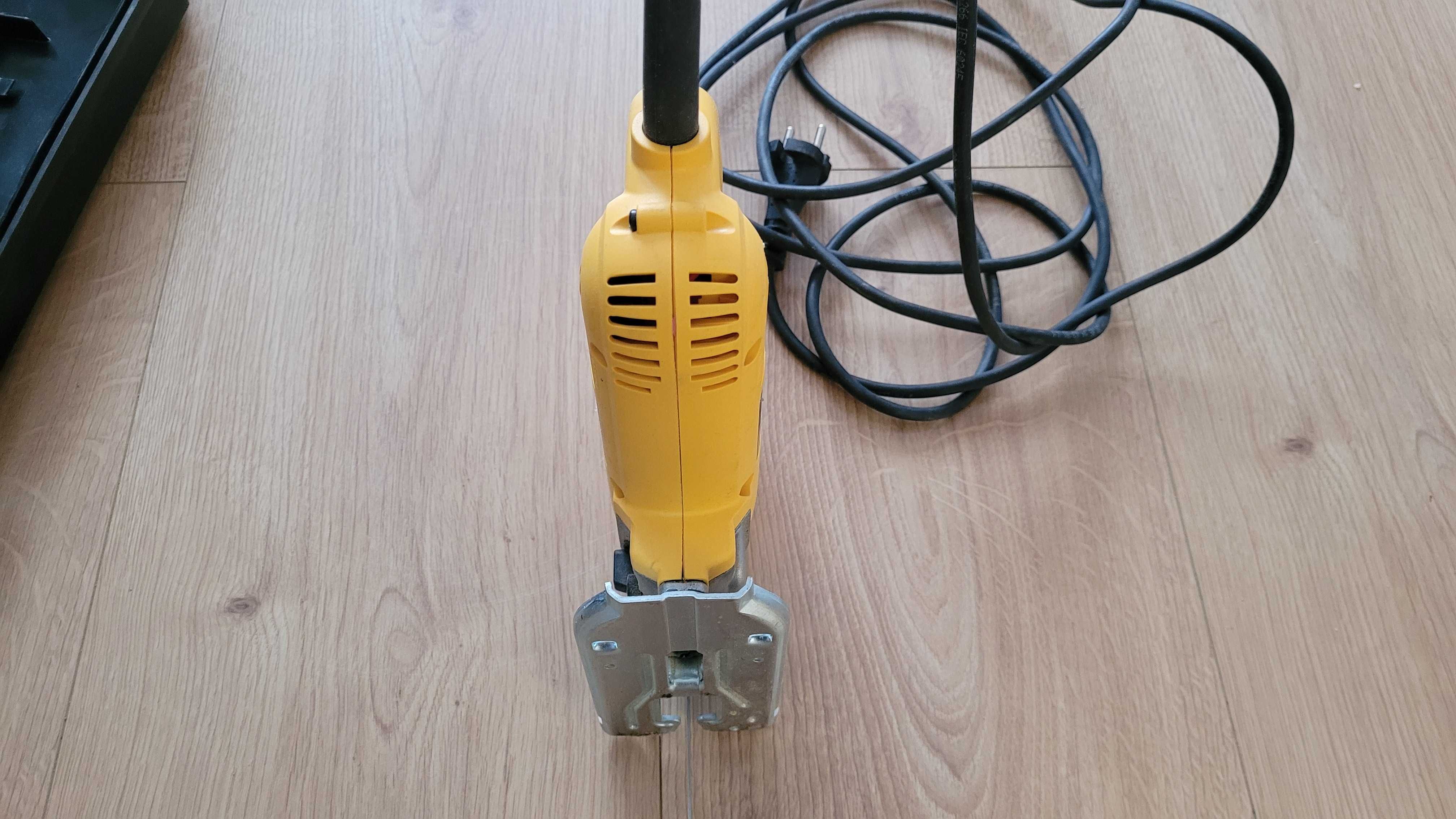 Wyrzynarka Dewalt DW341-QS + GRATIS Brzeszczoty