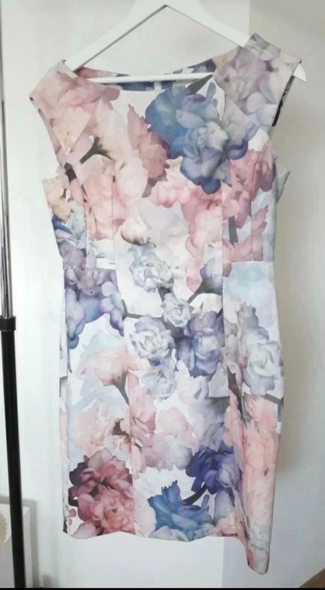 Elegancka sukienka w pastelowych kolorach chrzciny komunia wesele r 40