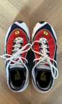 Sprzedam buty Adidas FYW 98, rozmiar 42.