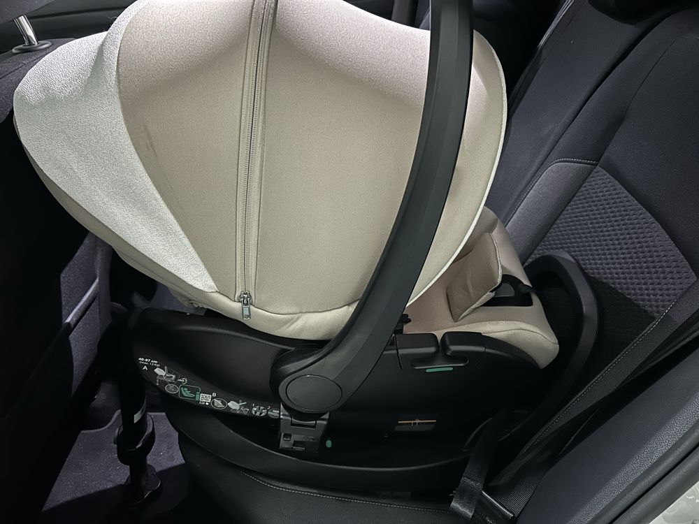 Ovo Chicco First Seat Recline i-Size + Base isofix