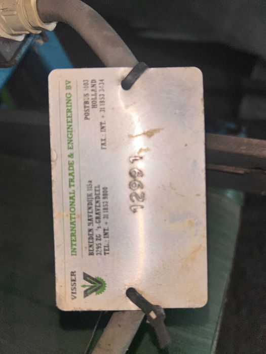 Podajnik taśmowy Visser z korytem ok. 1 m długości