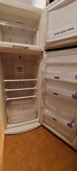 Холодник Whirlpool