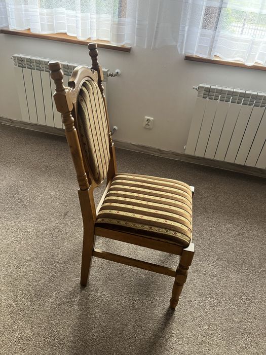 Krzesło dębowe stylizowane