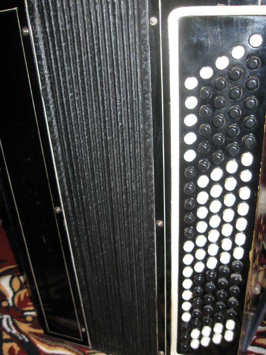 продам  баян  55 на 100 після  ремонту