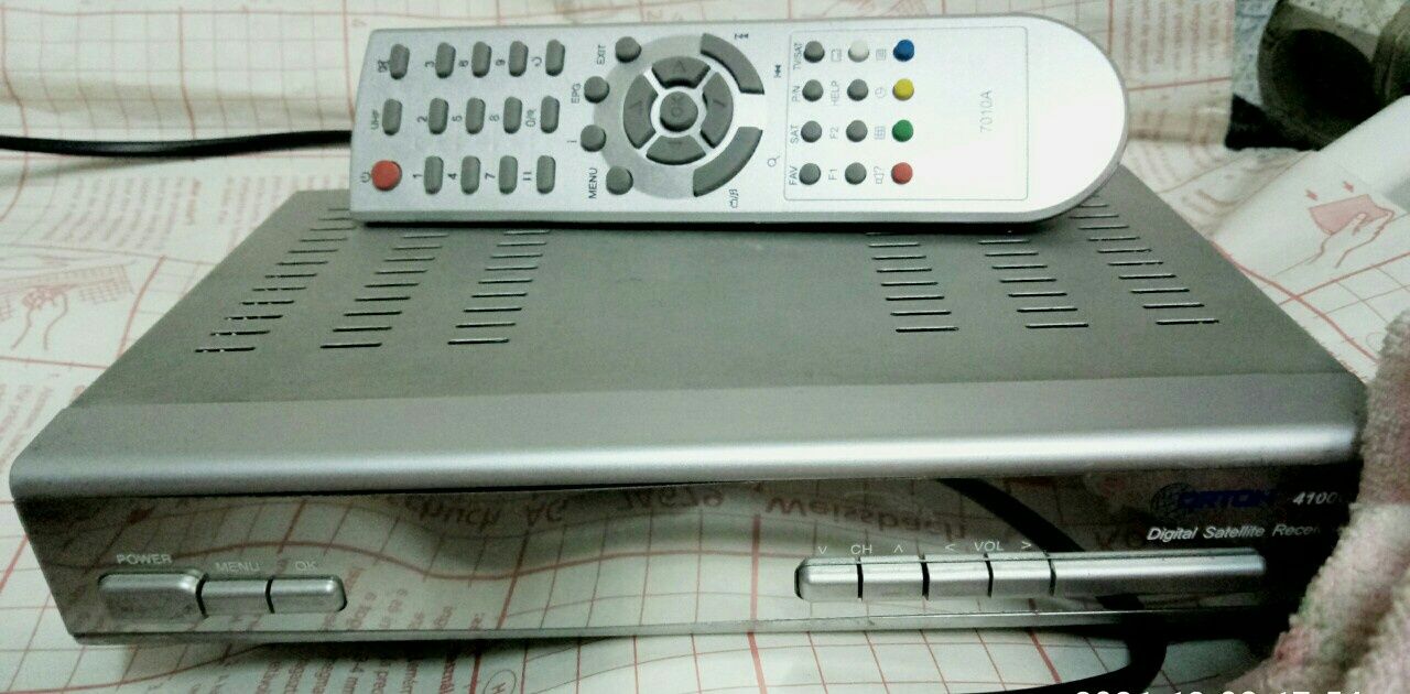 Спутниковый тюнер ORTON 4100C,с новым пультом,отличное состояние.
