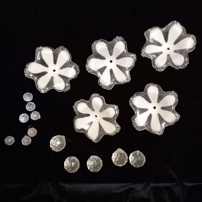 Настольная лампа ,плафоны, фурнитура для люстр, светильников