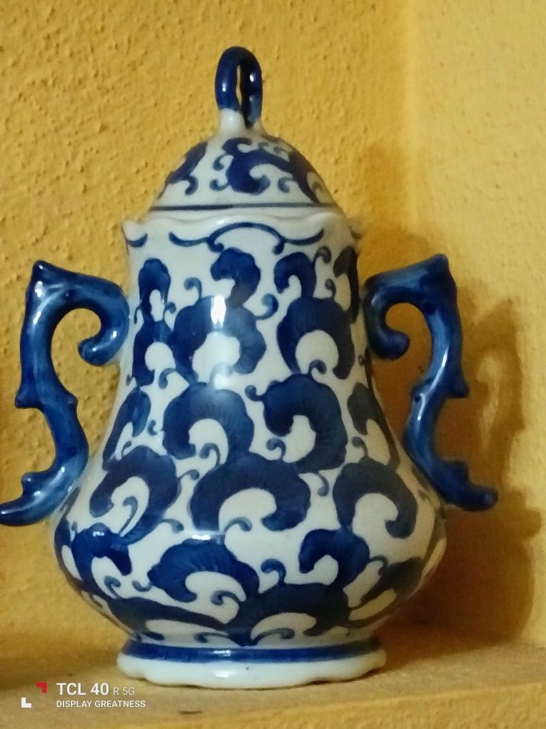 5 peças antigas em louça.  Decorativas e muito bonitas.