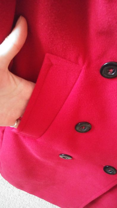 Демі пальто малинового - кармін - кольору. М-ка.