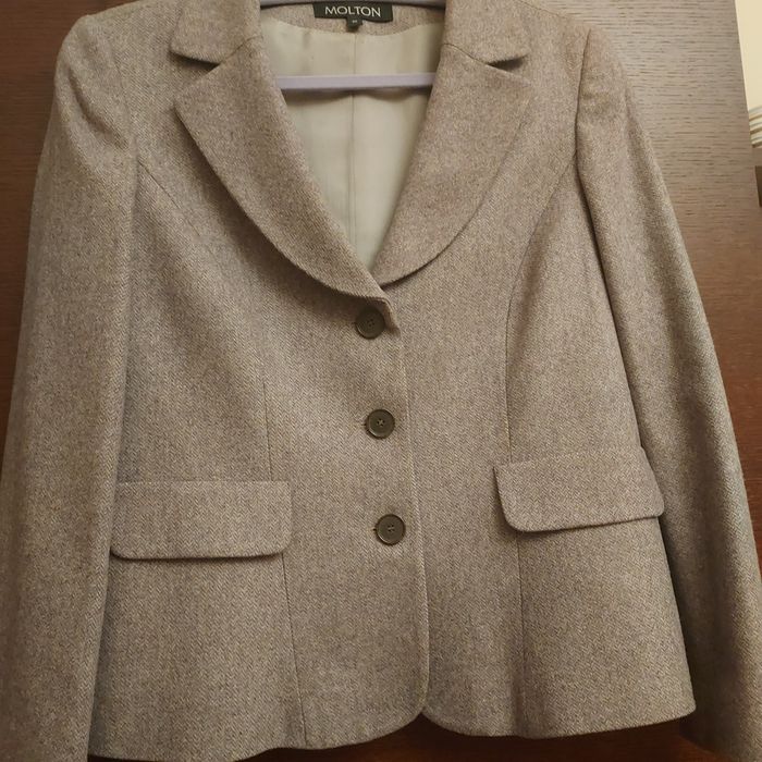 Śliczna garsonka damska żakiet i spódnica Molton